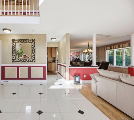 17 Nottingham Way, Mahopac, NY 10541