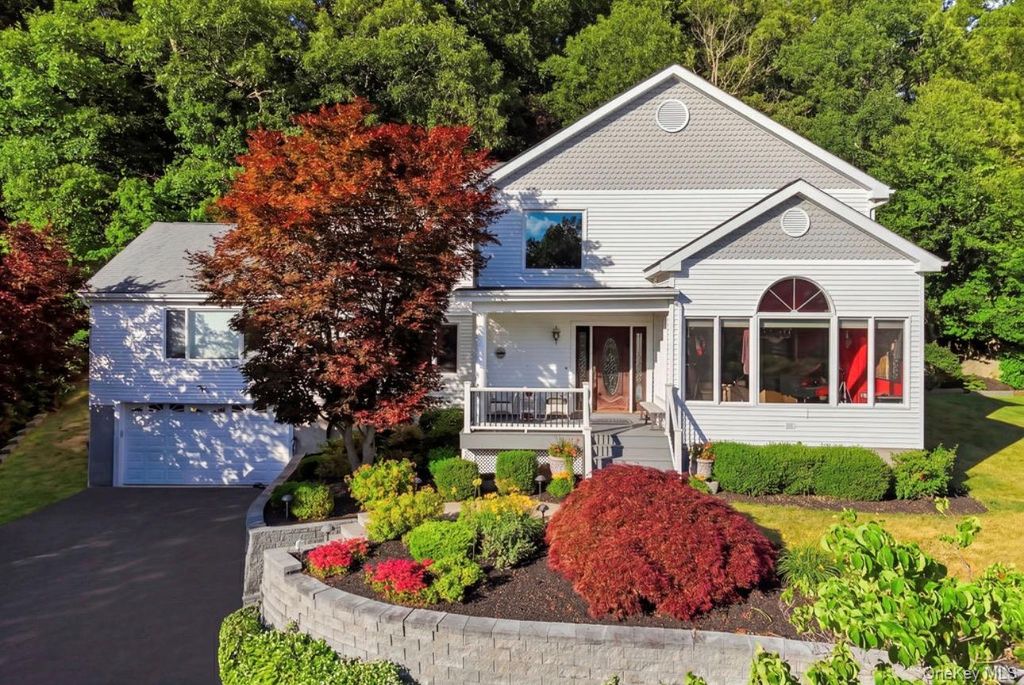 17 Nottingham Way, Mahopac, NY 10541