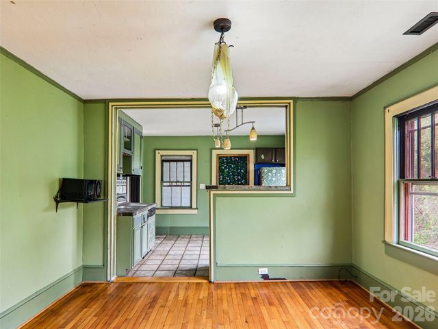 513 Fairview Road, Asheville, NC 28803