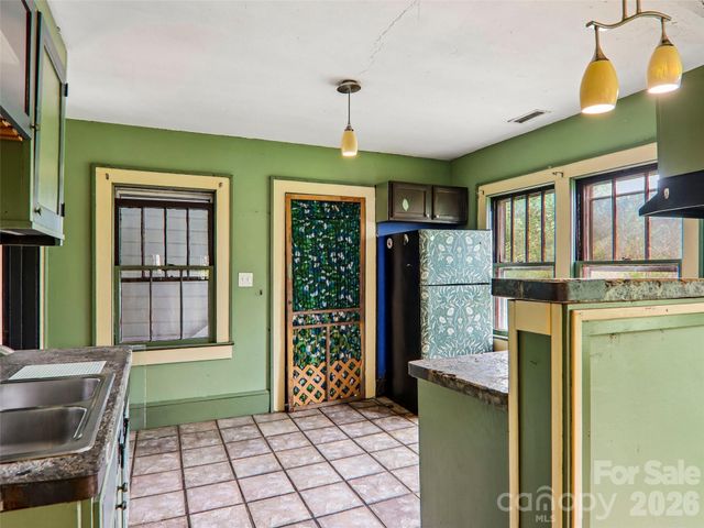 513 Fairview Road, Asheville, NC 28803