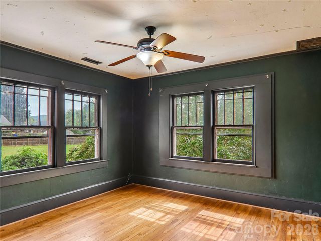 513 Fairview Road, Asheville, NC 28803