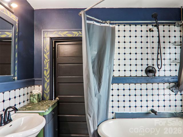 513 Fairview Road, Asheville, NC 28803