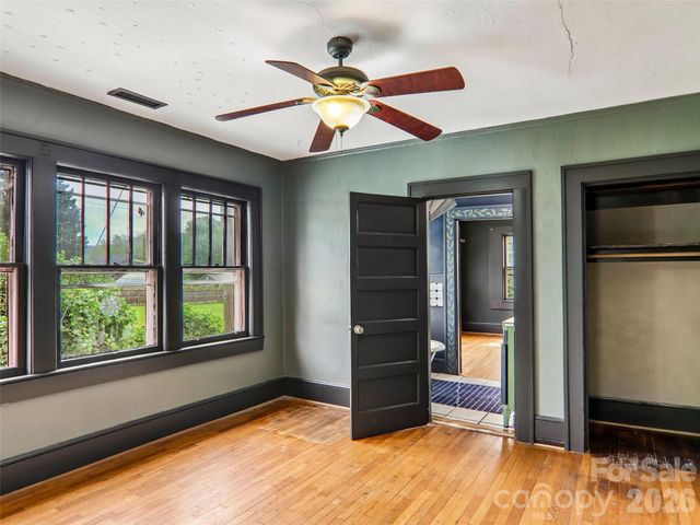 513 Fairview Road, Asheville, NC 28803