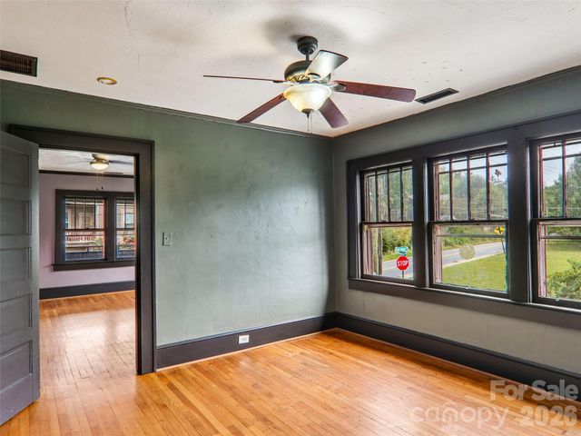 513 Fairview Road, Asheville, NC 28803