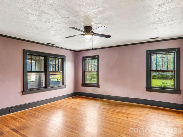 513 Fairview Road, Asheville, NC 28803