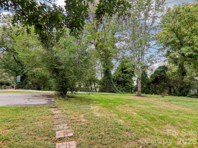 513 Fairview Road, Asheville, NC 28803