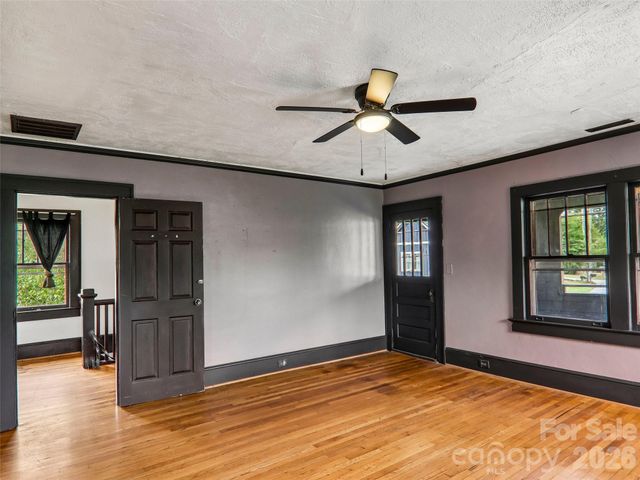 513 Fairview Road, Asheville, NC 28803