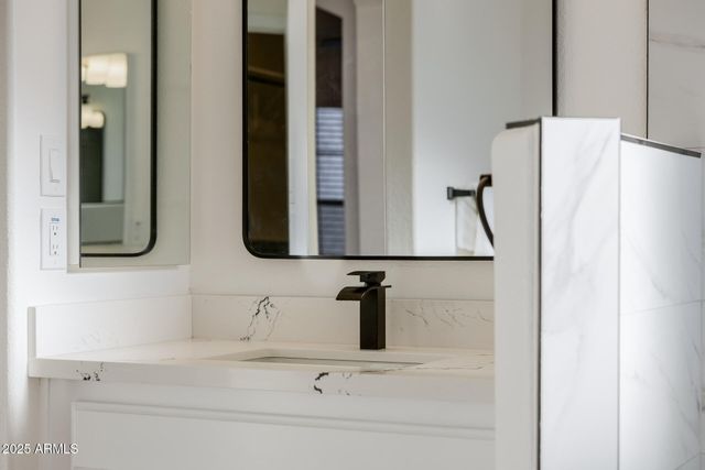 14814 W PICCADILLY Road, Goodyear, AZ 85395