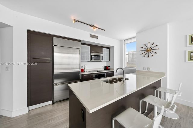 500 Brickell Ave 3901, Miami, FL 33131