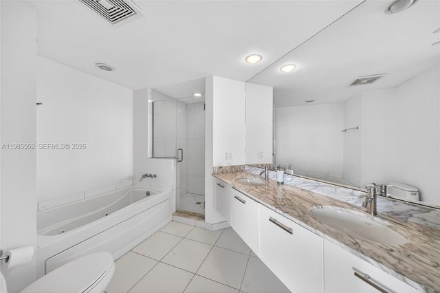 500 Brickell Ave 3901, Miami, FL 33131