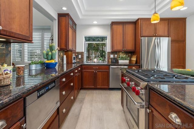 7521 Navigator Circle, Carlsbad, CA 92011