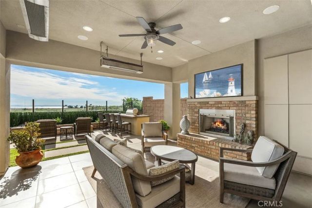 4692 Oceanridge Drive, Huntington Beach, CA 92649