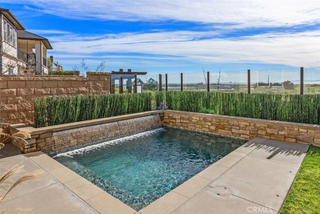 4692 Oceanridge Drive, Huntington Beach, CA 92649