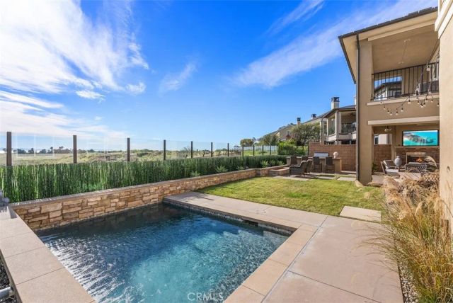 4692 Oceanridge Drive, Huntington Beach, CA 92649