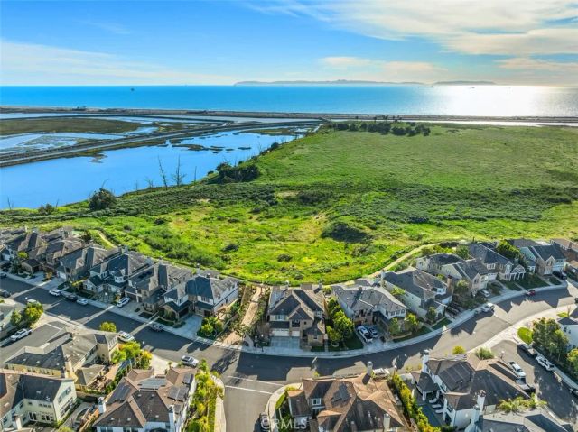 4692 Oceanridge Drive, Huntington Beach, CA 92649