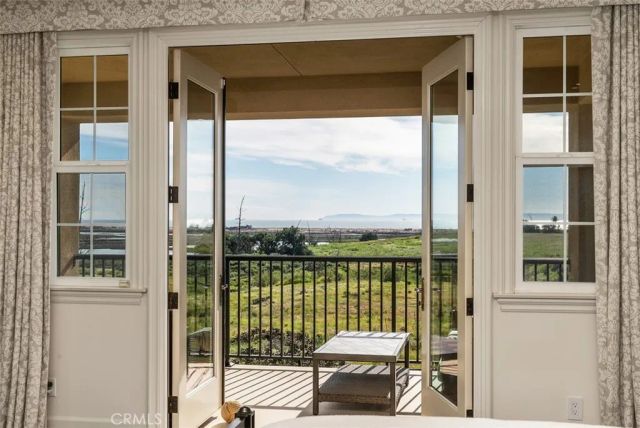 4692 Oceanridge Drive, Huntington Beach, CA 92649