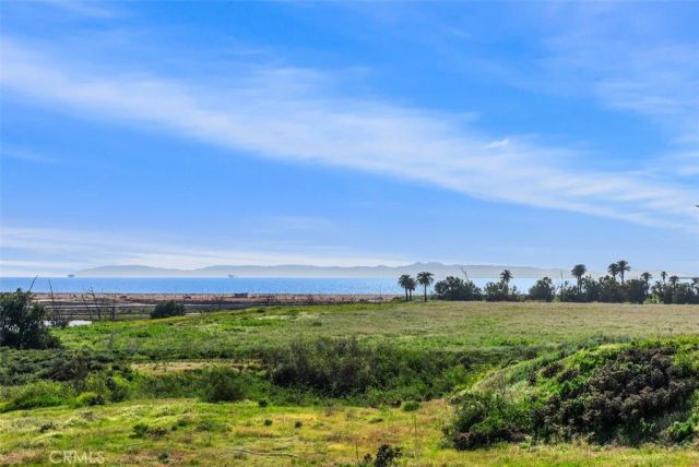 4692 Oceanridge Drive, Huntington Beach, CA 92649