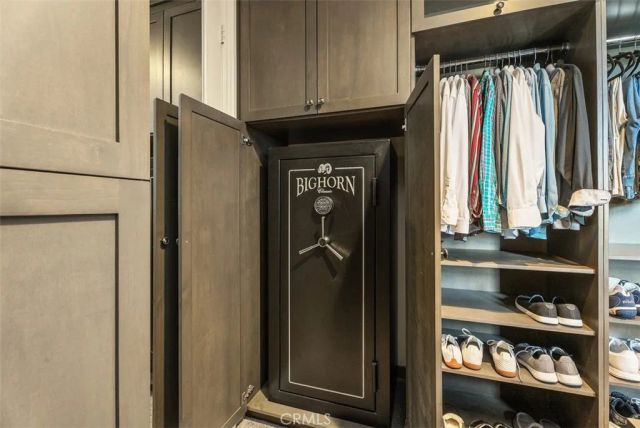 4692 Oceanridge Drive, Huntington Beach, CA 92649