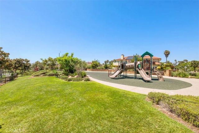 4692 Oceanridge Drive, Huntington Beach, CA 92649