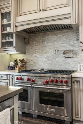 4692 Oceanridge Drive, Huntington Beach, CA 92649