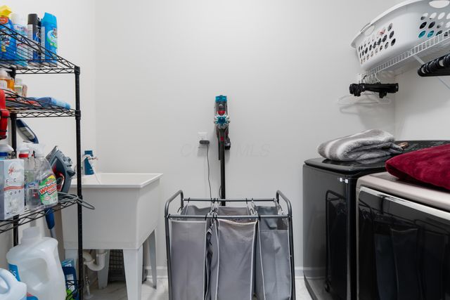 6674 Cat Singer Circle South, Hilliard, OH 43026