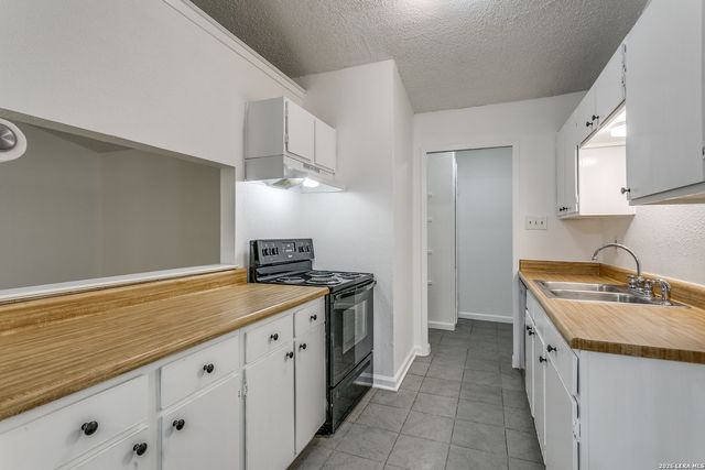 14436 Woods Hole Dr, San Antonio, TX 78233