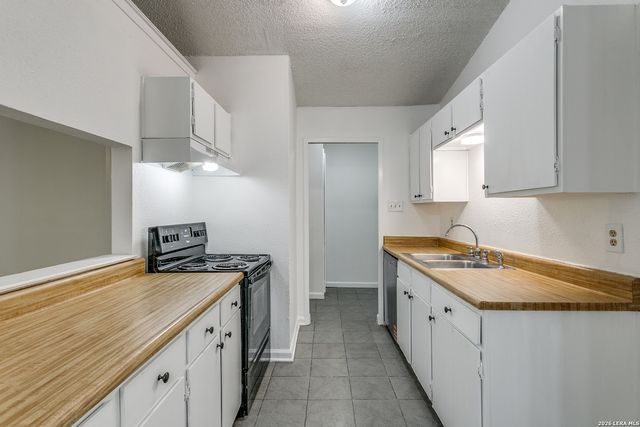 14436 Woods Hole Dr, San Antonio, TX 78233