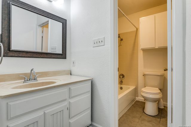 14436 Woods Hole Dr, San Antonio, TX 78233