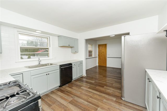 545 Wahlmont Drive, Webster, NY 14580