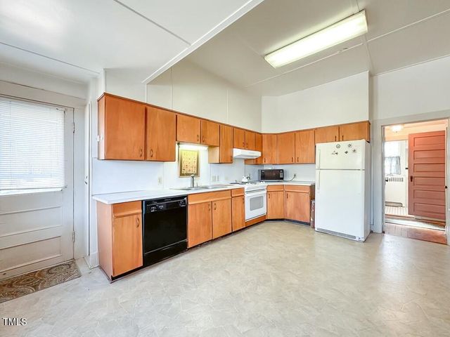 302 Halifax Street, Warrenton, NC 27589