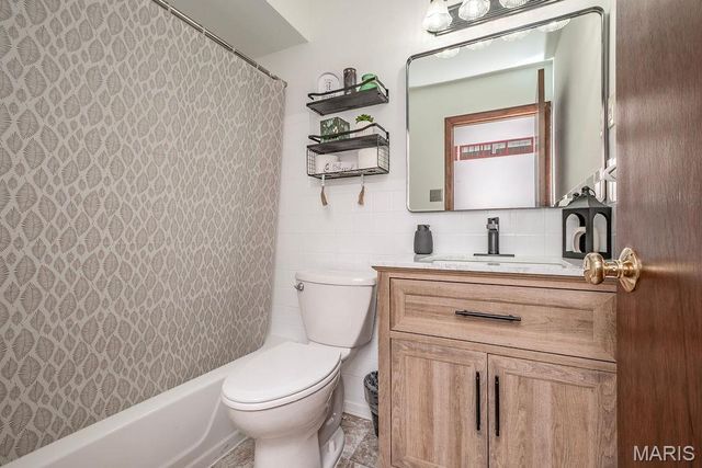 4661 Skyridge Court, St Louis, MO 63128