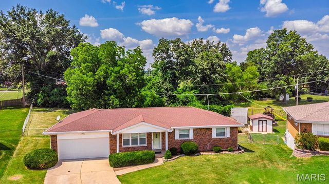 4661 Skyridge Court, St Louis, MO 63128