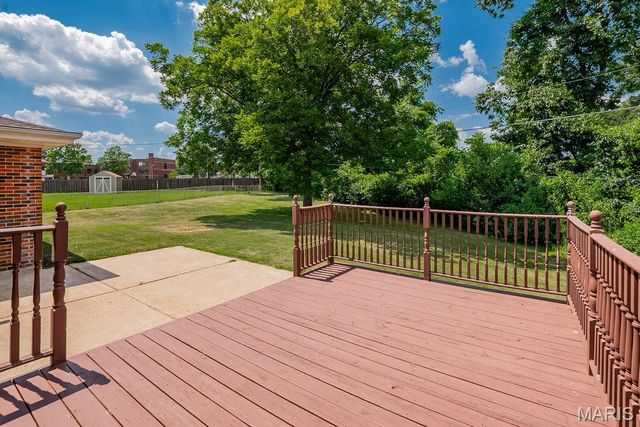 4661 Skyridge Court, St Louis, MO 63128