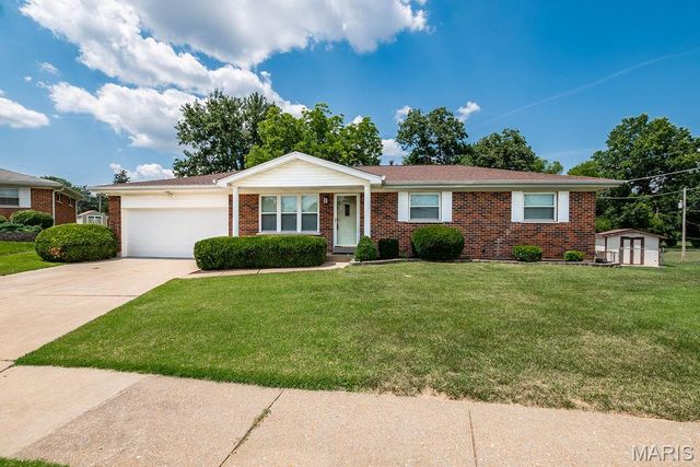 4661 Skyridge Court, St Louis, MO 63128
