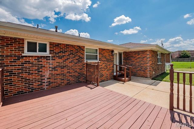 4661 Skyridge Court, St Louis, MO 63128