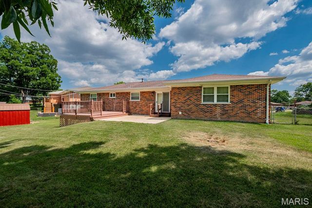 4661 Skyridge Court, St Louis, MO 63128