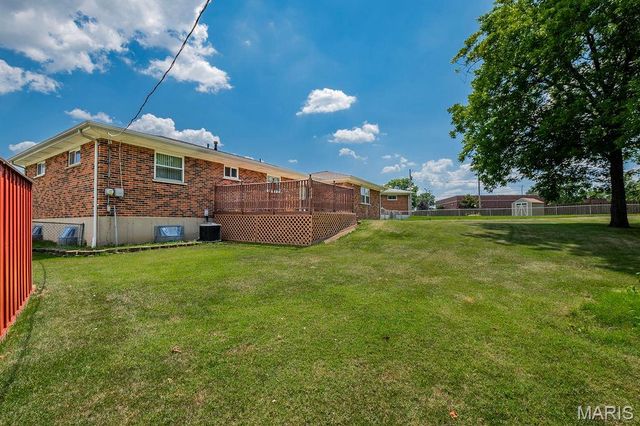 4661 Skyridge Court, St Louis, MO 63128