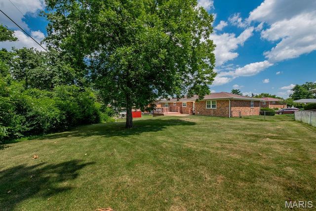 4661 Skyridge Court, St Louis, MO 63128