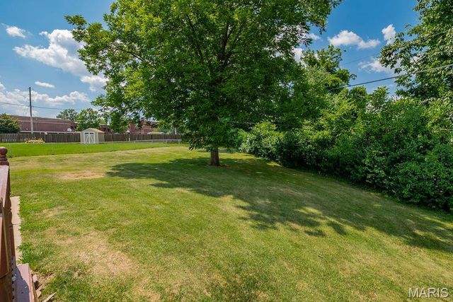 4661 Skyridge Court, St Louis, MO 63128