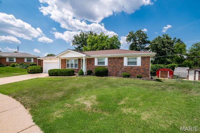 4661 Skyridge Court, St Louis, MO 63128