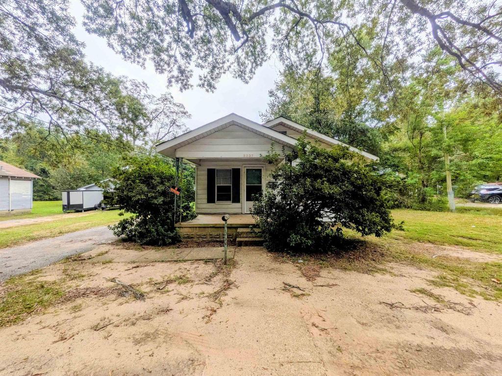 2237 Mt. Holly Road, Camden, AR 71701