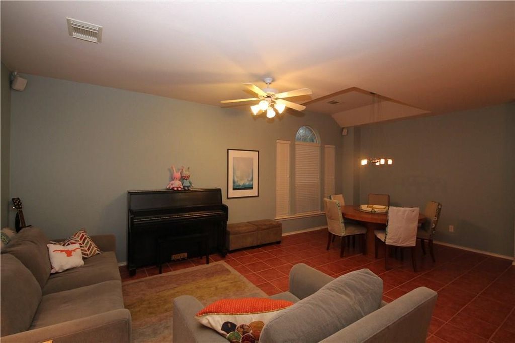 12517 Sir Christophers CV, Austin, TX 78729