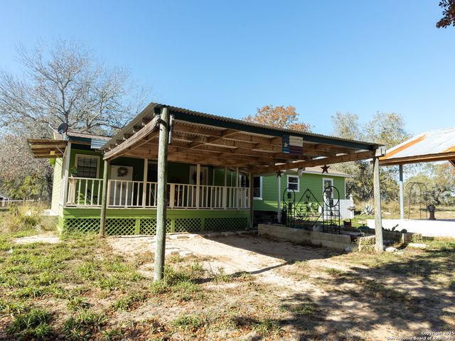 324 OAK LN, Poteet, TX 78065