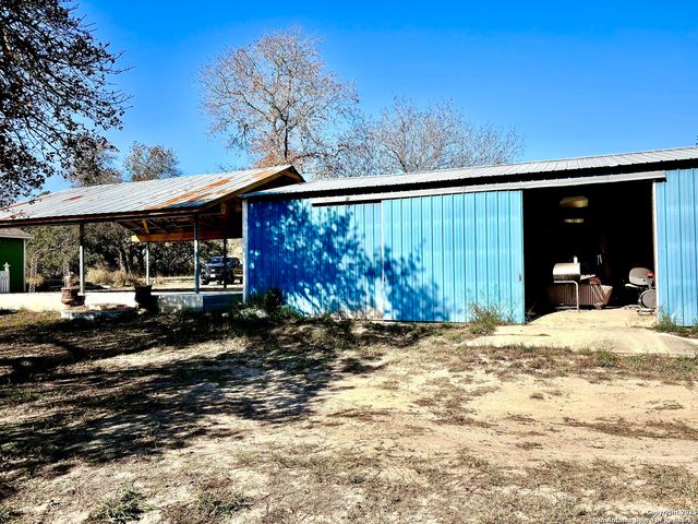 324 OAK LN, Poteet, TX 78065