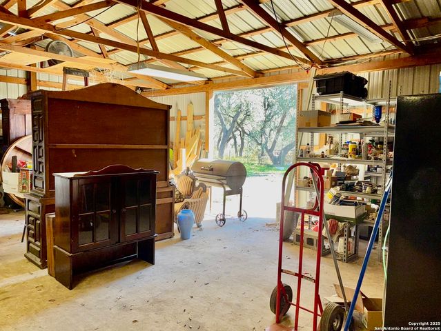 324 OAK LN, Poteet, TX 78065