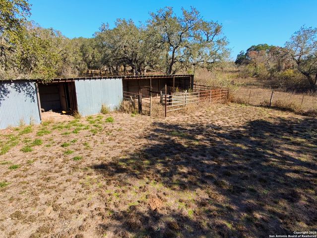 324 OAK LN, Poteet, TX 78065
