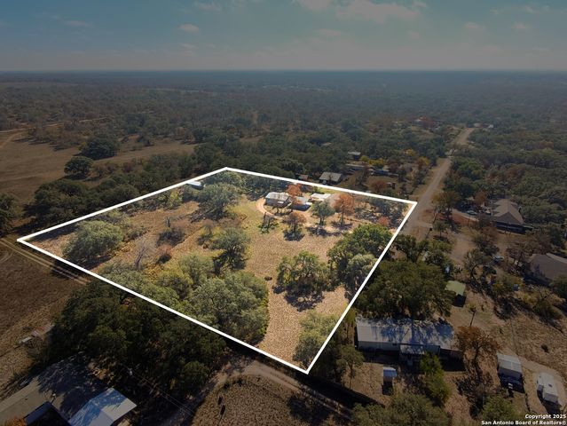 324 OAK LN, Poteet, TX 78065