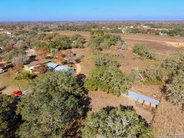 324 OAK LN, Poteet, TX 78065