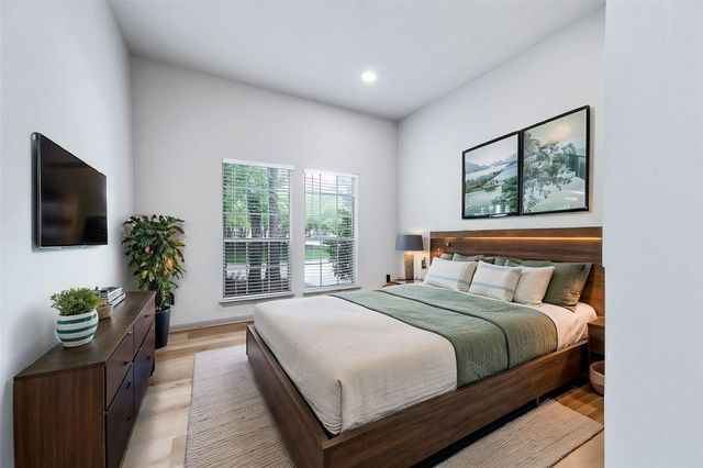 83 S Spiral Vine Circle, The Woodlands, TX 77381