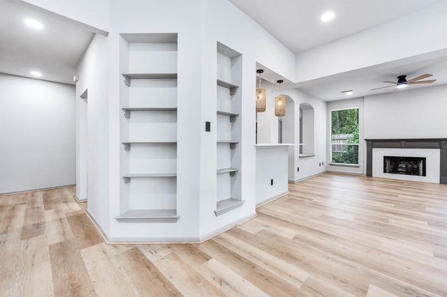 83 S Spiral Vine Circle, The Woodlands, TX 77381